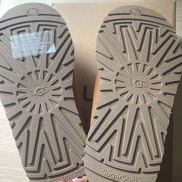 Ugg Tazz Slippers - Picture 5 of 5